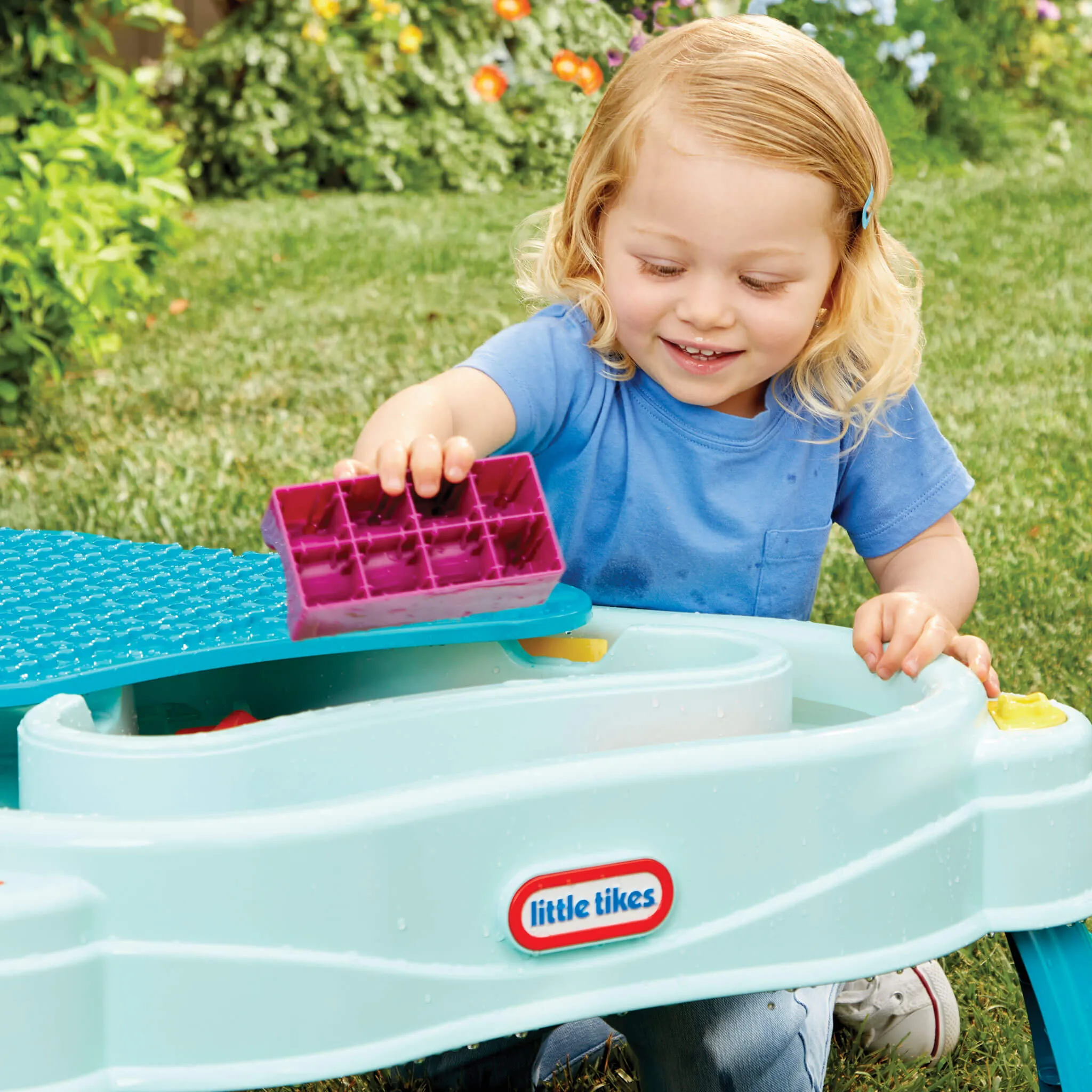 Build & Splash™ Water Table with 50  Accessories